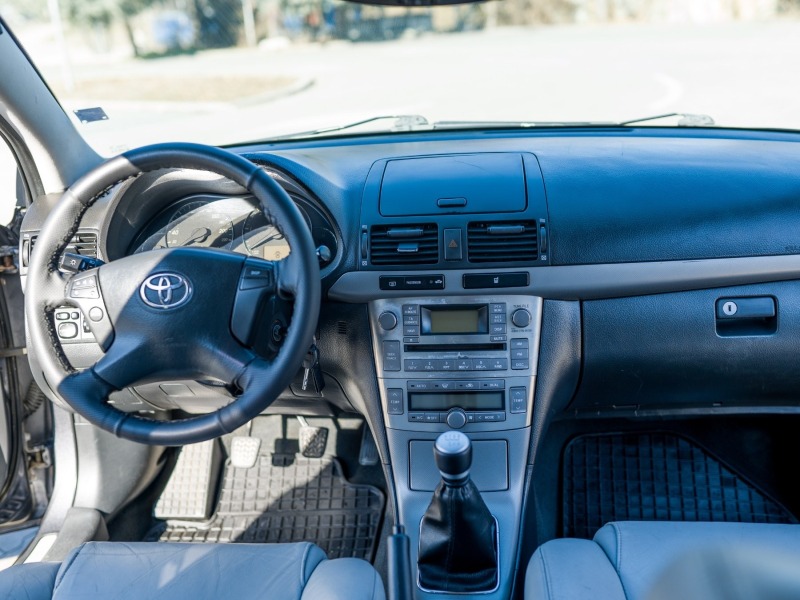 Toyota Avensis 2.0 D4D facelift, снимка 4 - Автомобили и джипове - 46297530