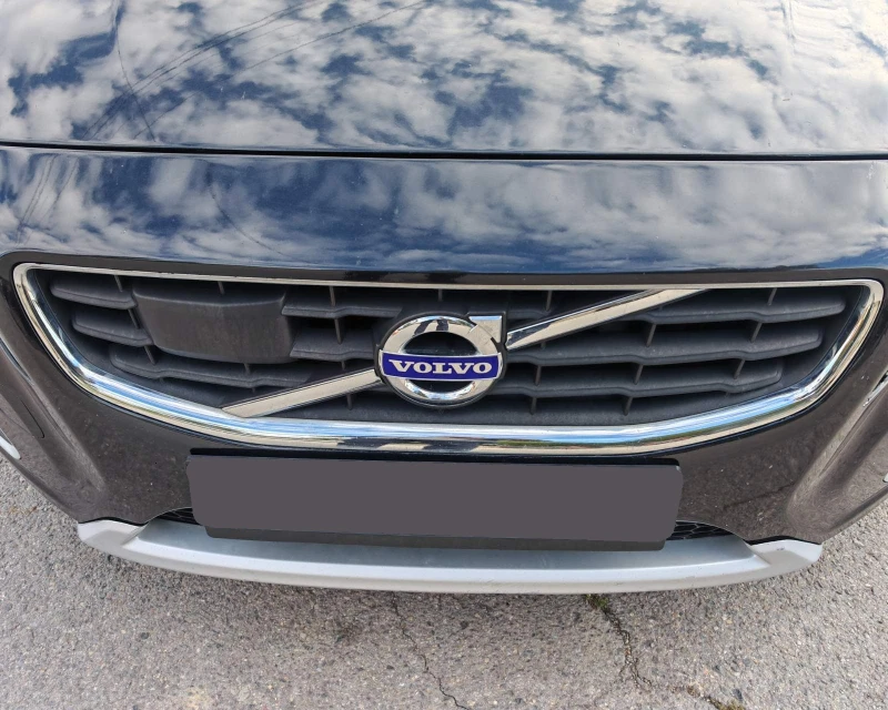Volvo V60 D3, снимка 9 - Автомобили и джипове - 52501116