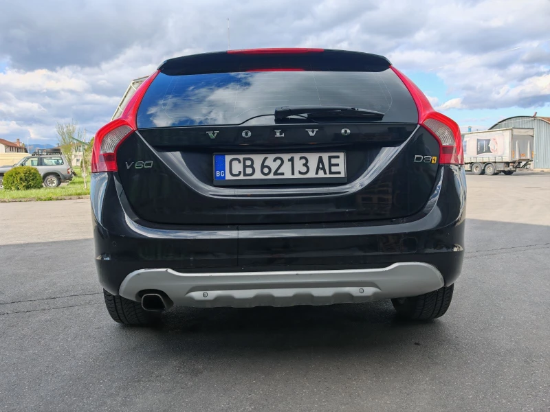 Volvo V60 D3, снимка 10 - Автомобили и джипове - 52501116