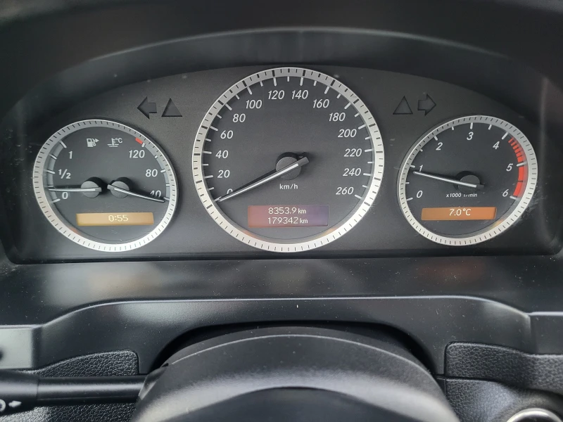 Mercedes-Benz C 200 2.2CDi, снимка 16 - Автомобили и джипове - 48759276