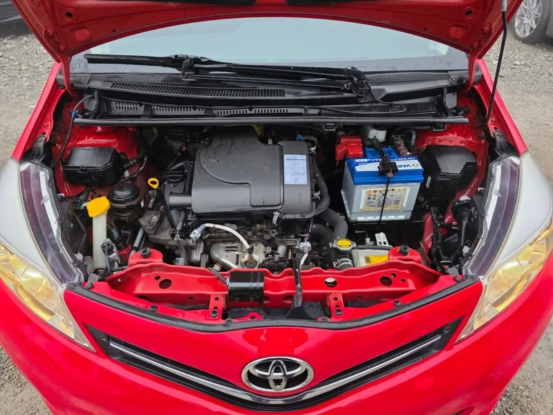 Toyota Yaris 1.0VVTI 69K.C. / КЛИМАТИК / ЕВРО 5 / 2012 ГОДИНА, снимка 13 - Автомобили и джипове - 53159324
