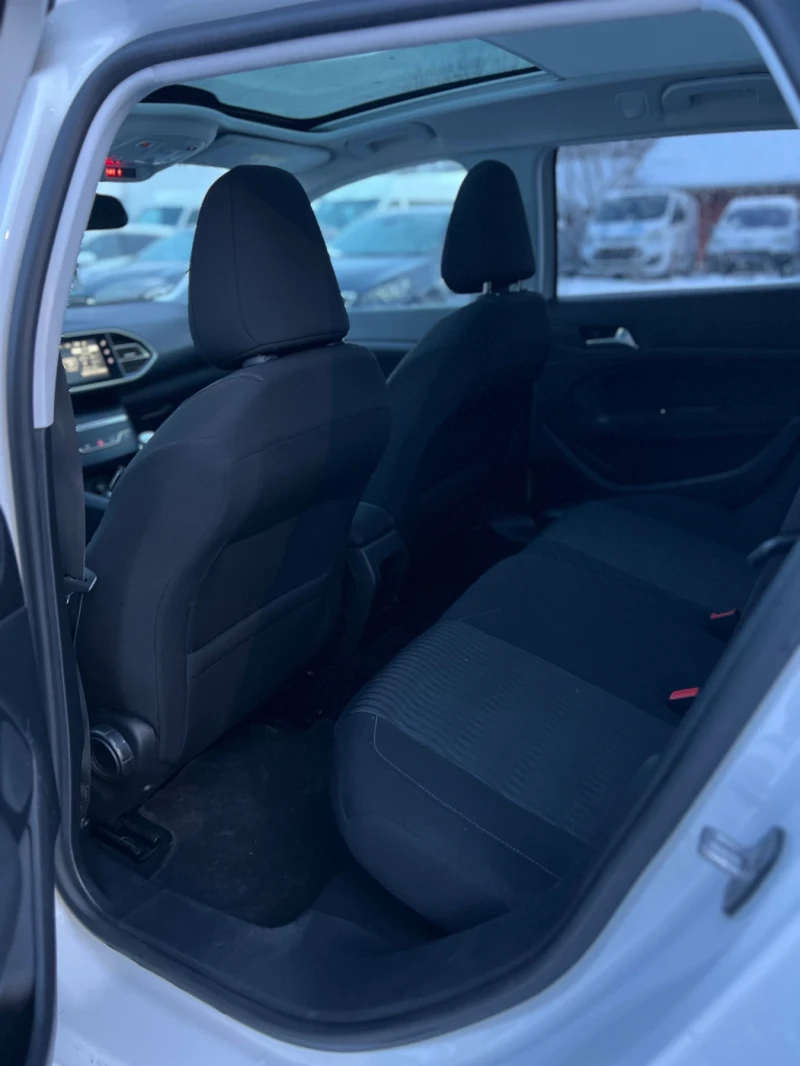 Peugeot 308 308 SW 1.6 HDi 120 к.с., 2015 г. Бяла перла, снимка 9 - Автомобили и джипове - 53357051