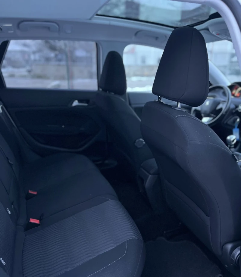 Peugeot 308 308 SW 1.6 HDi 120 к.с., 2015 г. Бяла перла, снимка 10 - Автомобили и джипове - 53357051