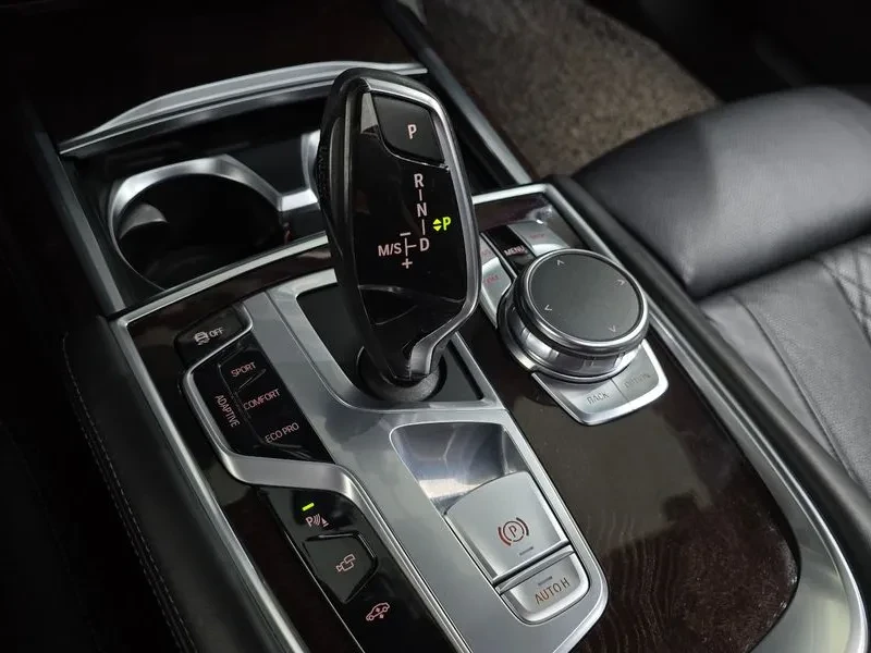 BMW 750 LI XDRIVE, снимка 9 - Автомобили и джипове - 54738212