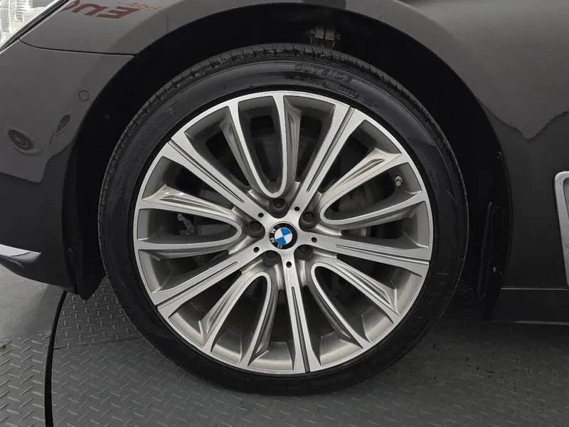 BMW 750 LI XDRIVE, снимка 5 - Автомобили и джипове - 54738212