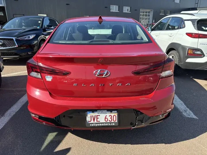 Hyundai Elantra Automatic, снимка 4 - Автомобили и джипове - 56010833