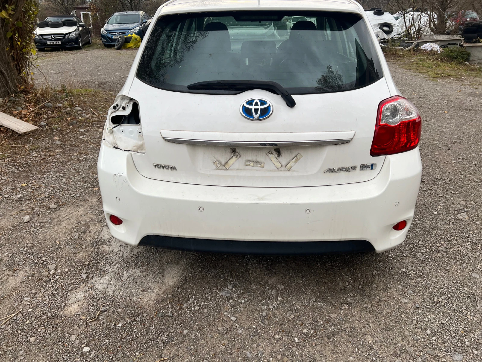 Toyota Auris 1.8 Hybrid - изображение 2