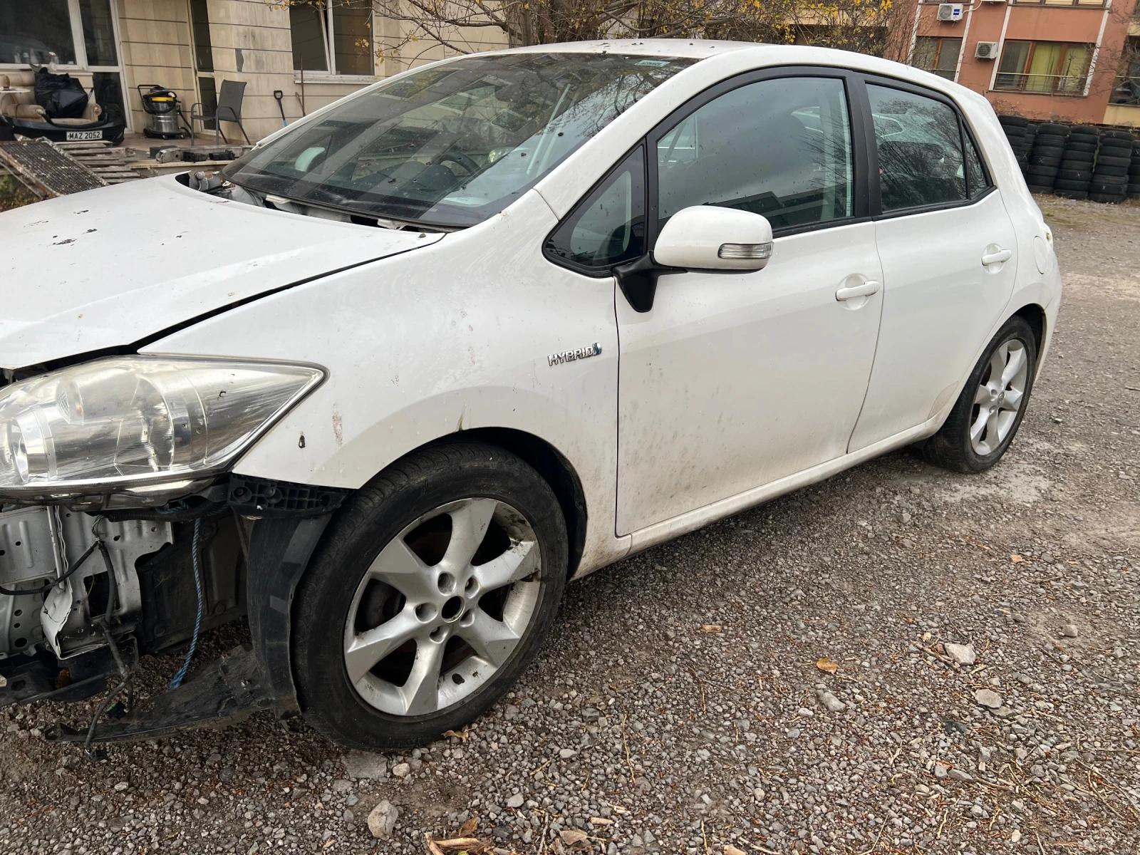 Toyota Auris 1.8 Hybrid - изображение 3