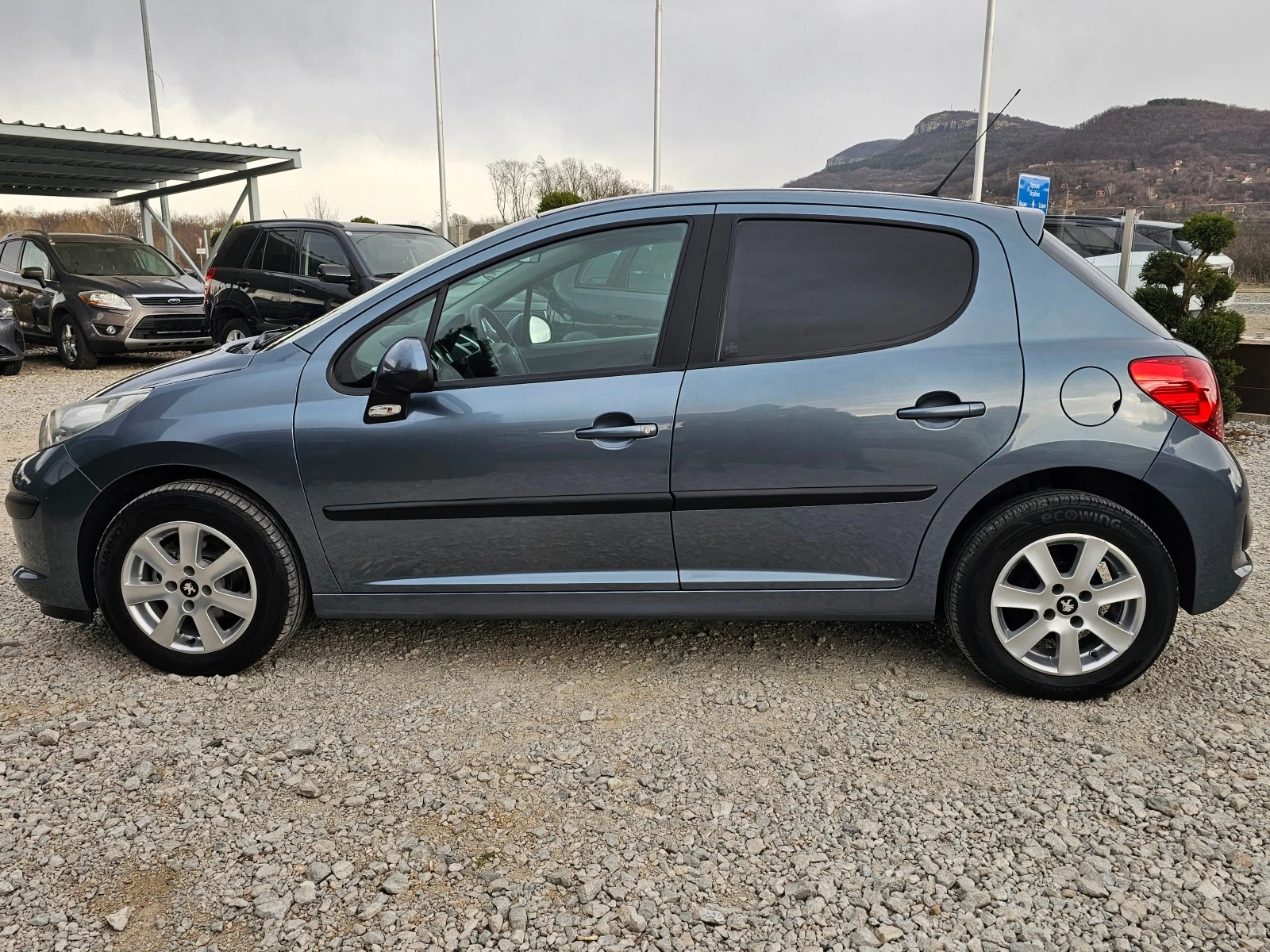 Peugeot 207 1.4i КЛИМАТИК РЕАЛНИ КИЛОМЕТРИ - изображение 2