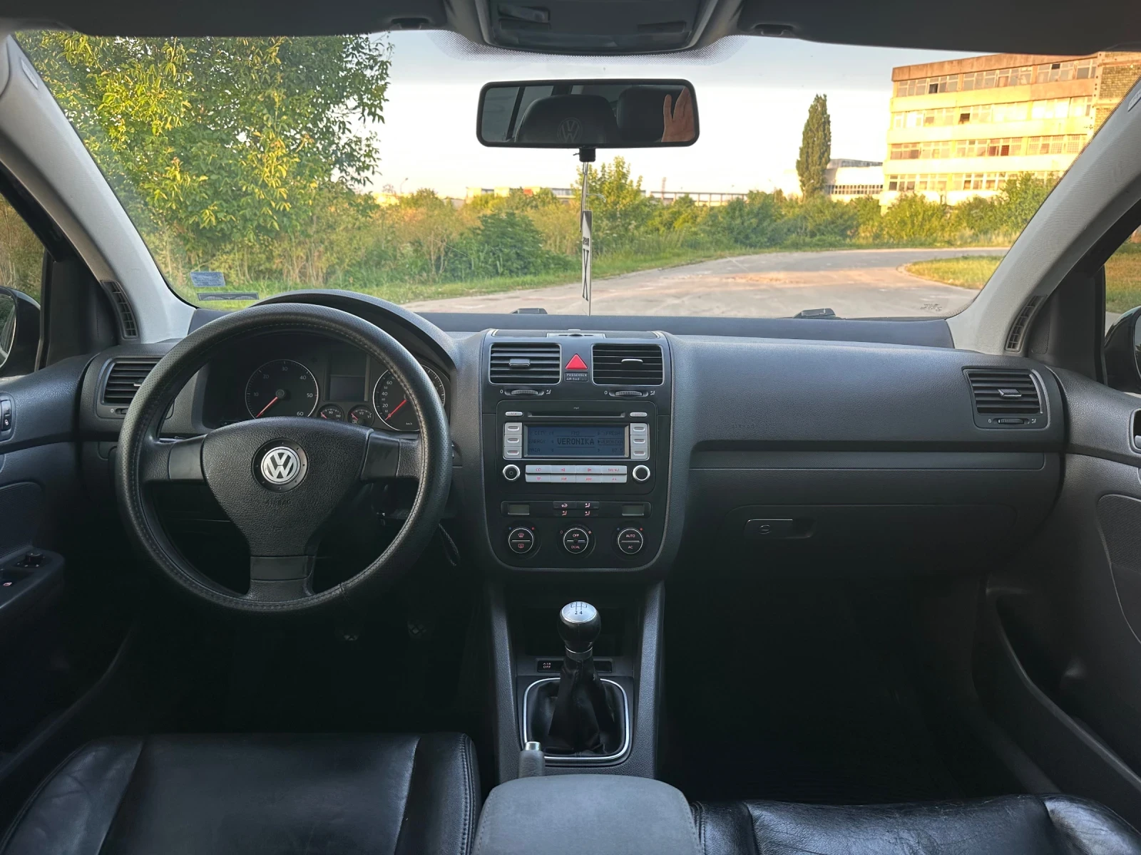 VW Golf 1.9TDI 90кс 2007г. - изображение 6