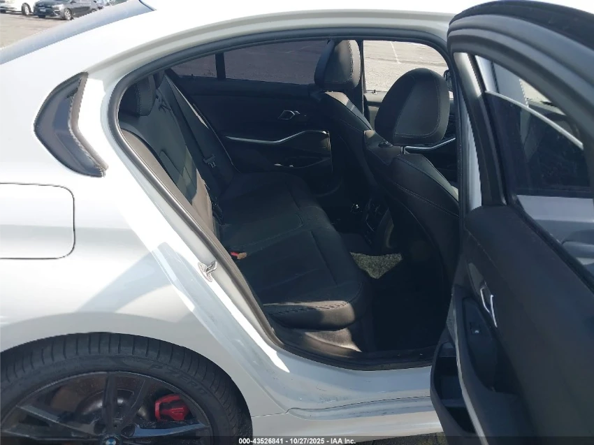 BMW 330 E / XDRIVE  - изображение 9