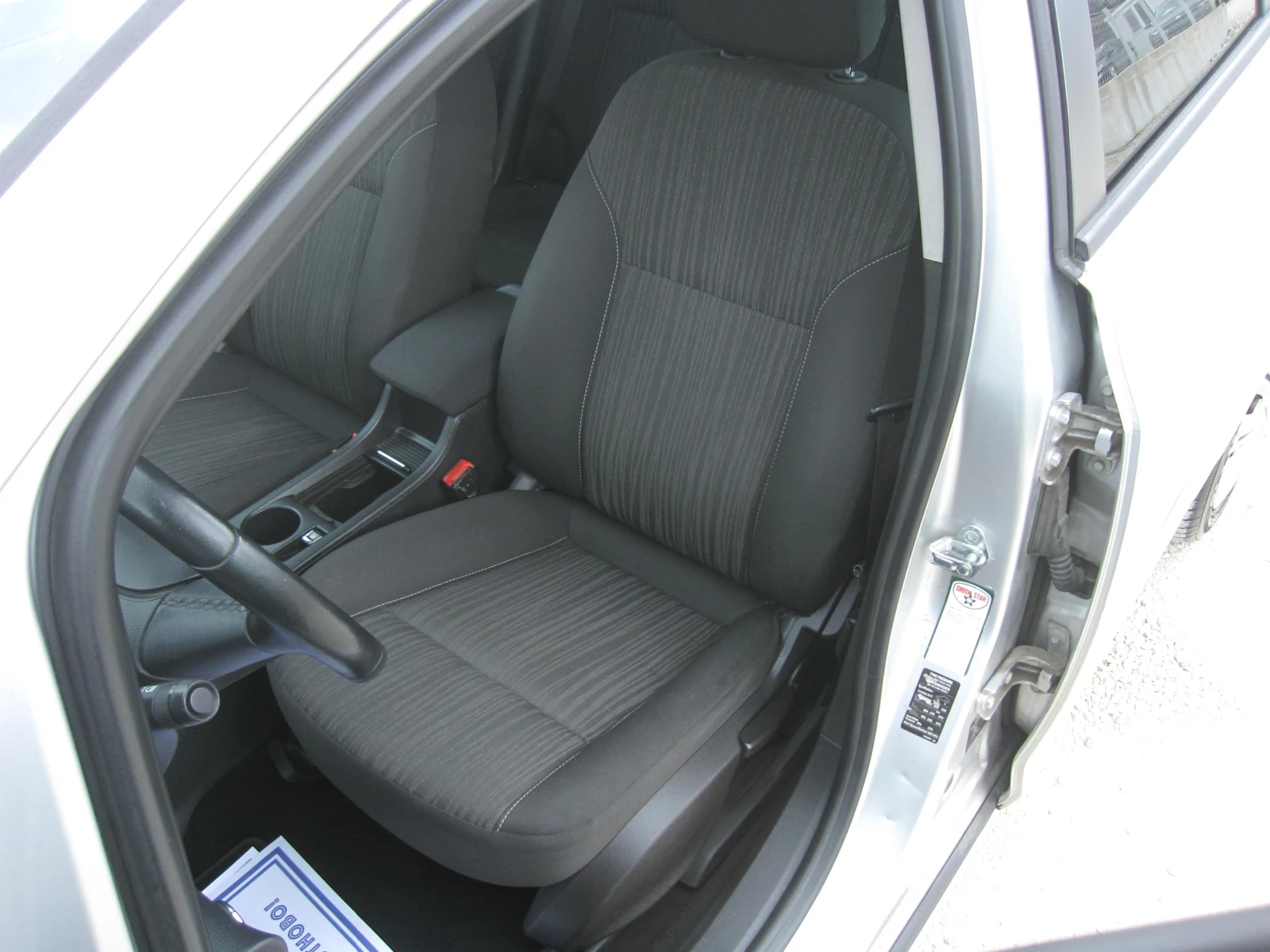 Opel Astra 1, 4-turbo, снимка 9 - Автомобили и джипове - 53904163