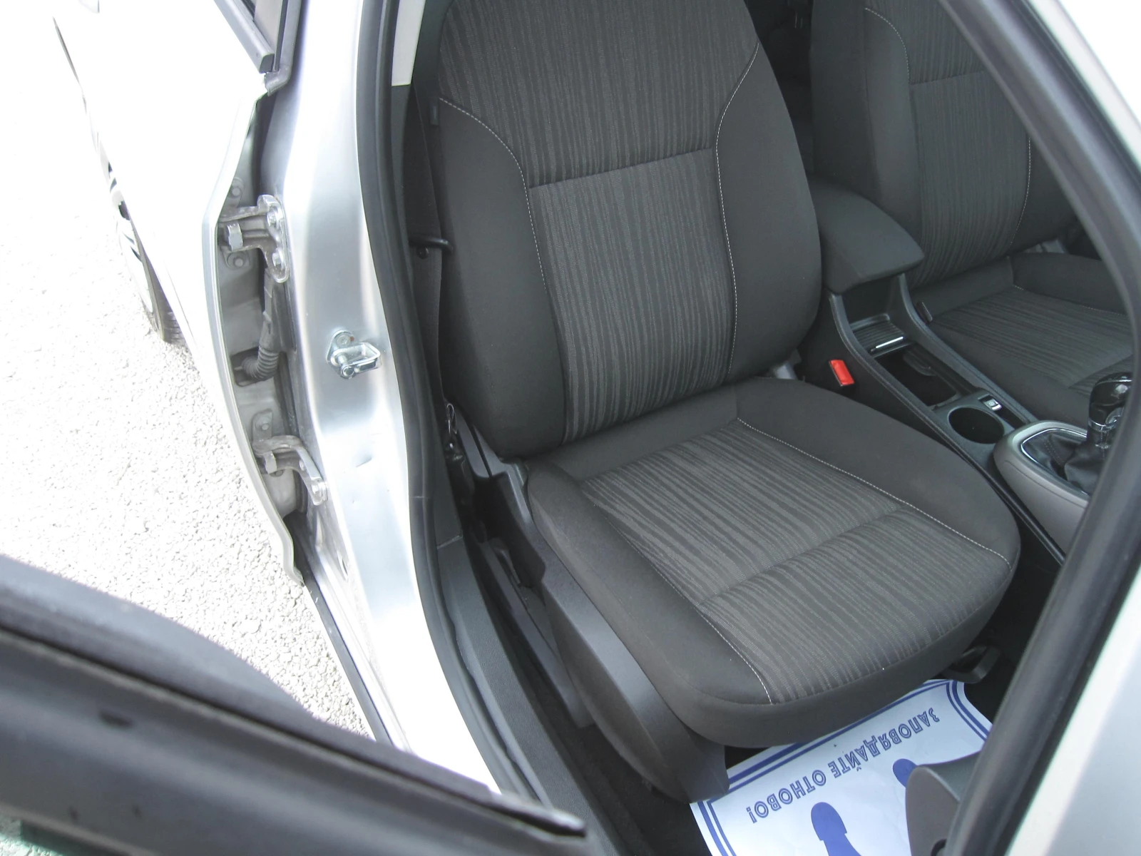 Opel Astra 1, 4-turbo, снимка 10 - Автомобили и джипове - 53904163