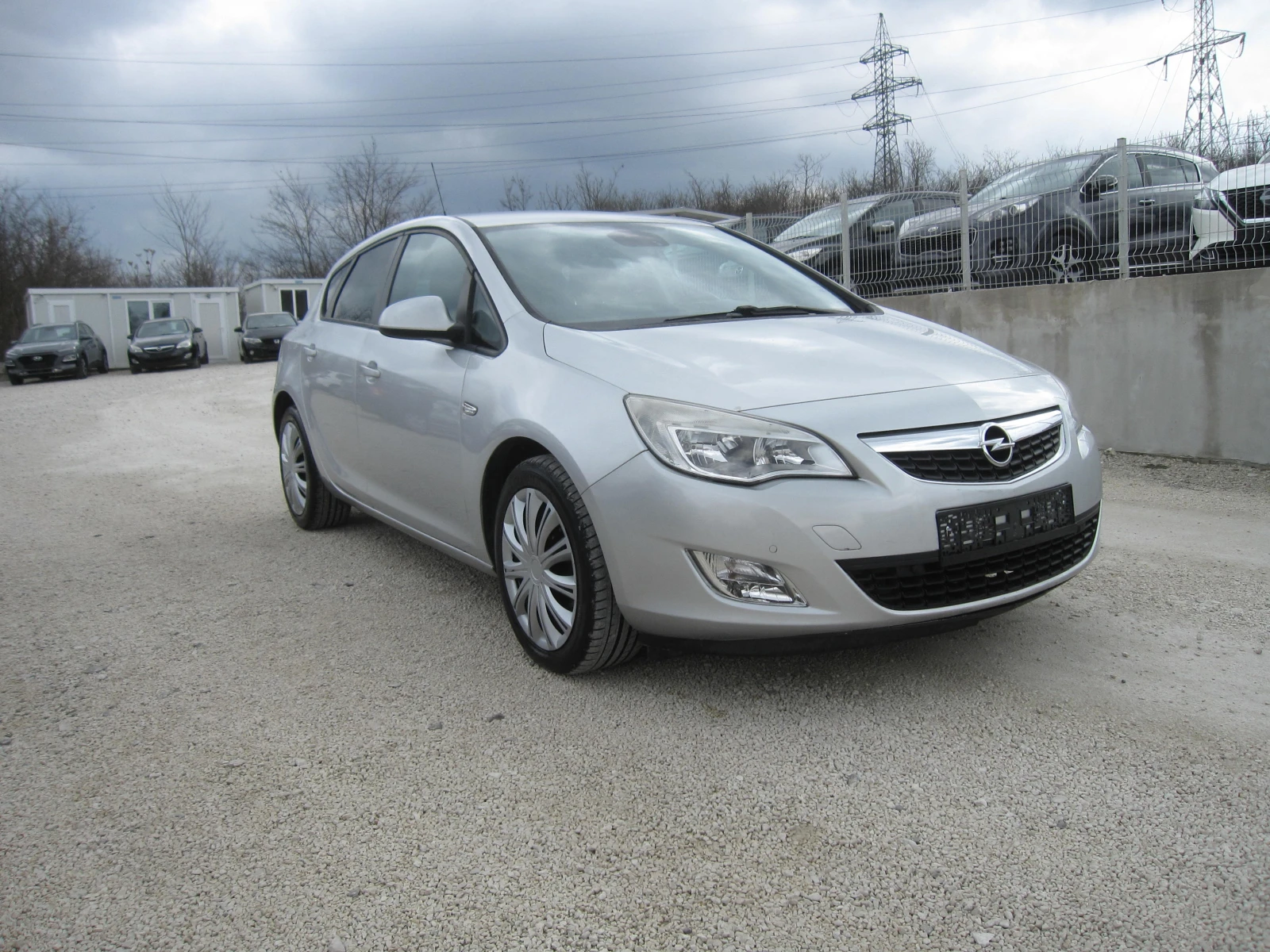 Opel Astra 1, 4-turbo, снимка 2 - Автомобили и джипове - 53904163