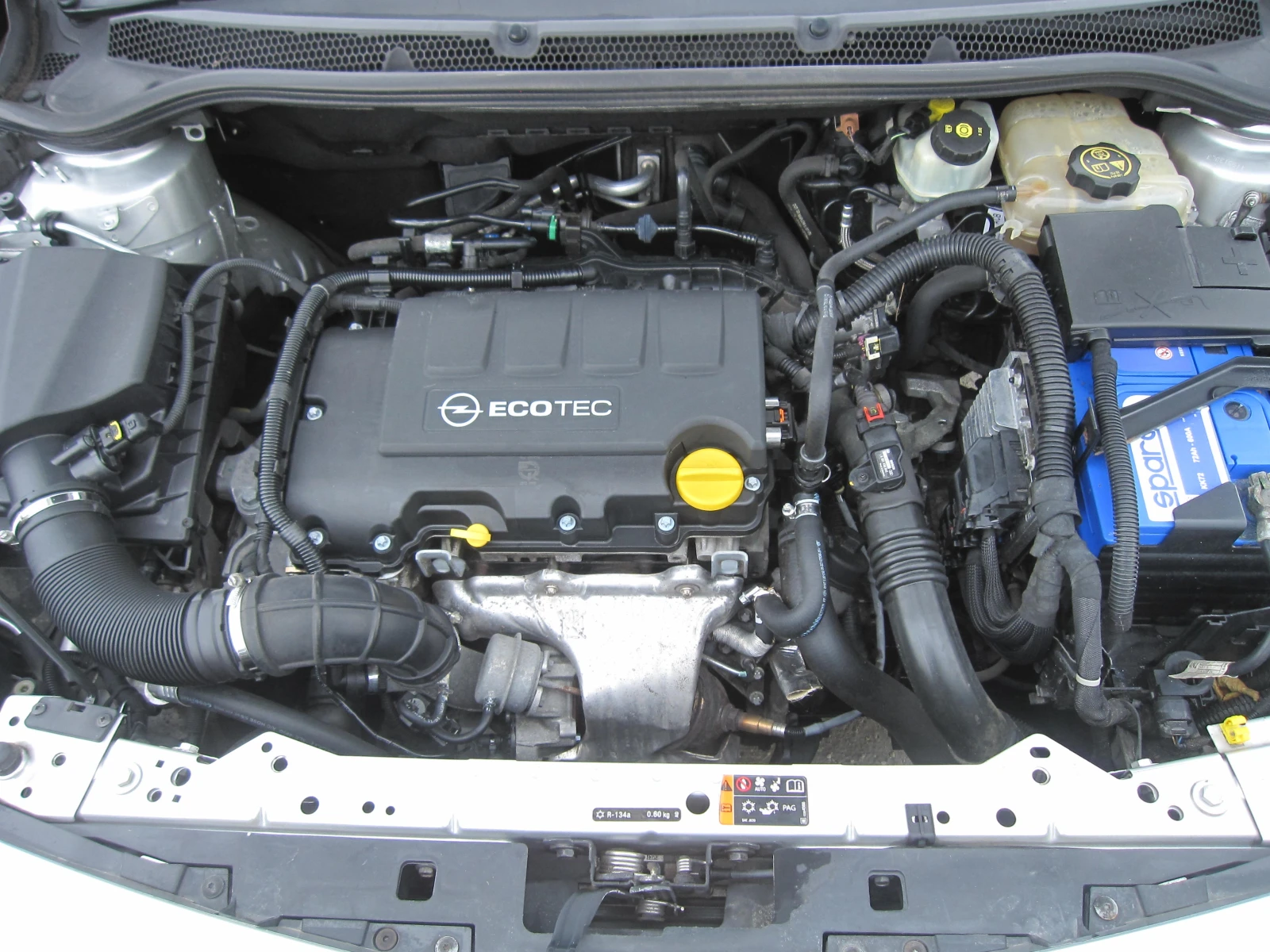 Opel Astra 1, 4-turbo, снимка 14 - Автомобили и джипове - 53904163