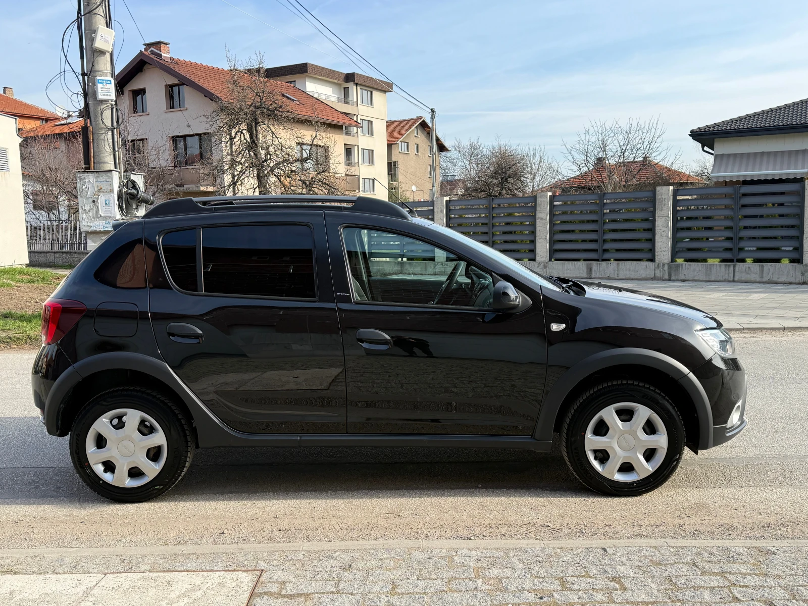 Dacia Sandero FACELIFT-STEPWAY-ШВЕЙЦАРИЯ-НАВИ-КАМЕРА, снимка 4 - Автомобили и джипове - 53984174