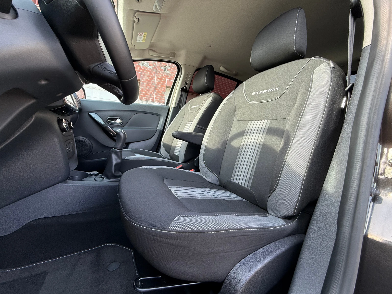 Dacia Sandero FACELIFT-STEPWAY-ШВЕЙЦАРИЯ-НАВИ-КАМЕРА, снимка 13 - Автомобили и джипове - 53984174