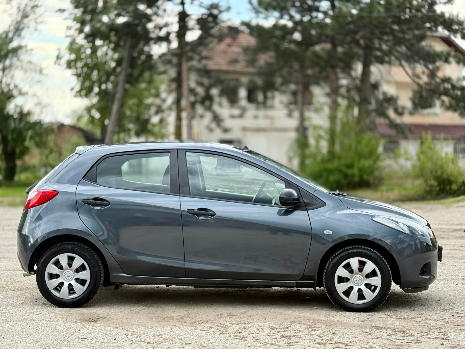 Mazda 2 1.3i* Klima* Top, снимка 4 - Автомобили и джипове - 54417723