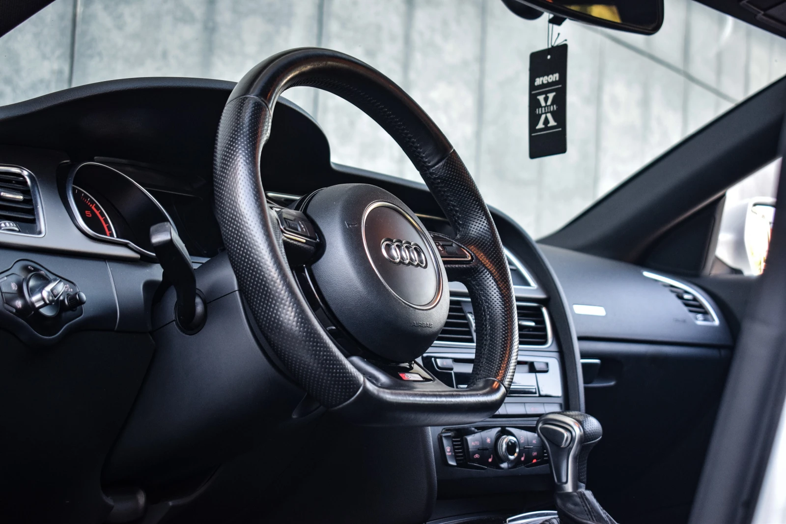 Audi A5 3.0 TDI * Кожа * 3X S-LINE * Keyless * , снимка 14 - Автомобили и джипове - 54744502