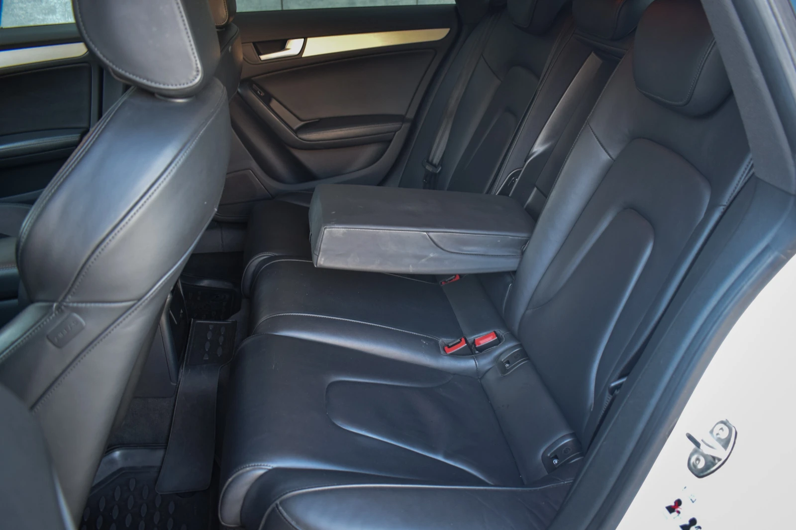 Audi A5 3.0 TDI * Кожа * 3X S-LINE * Keyless * , снимка 17 - Автомобили и джипове - 54744502