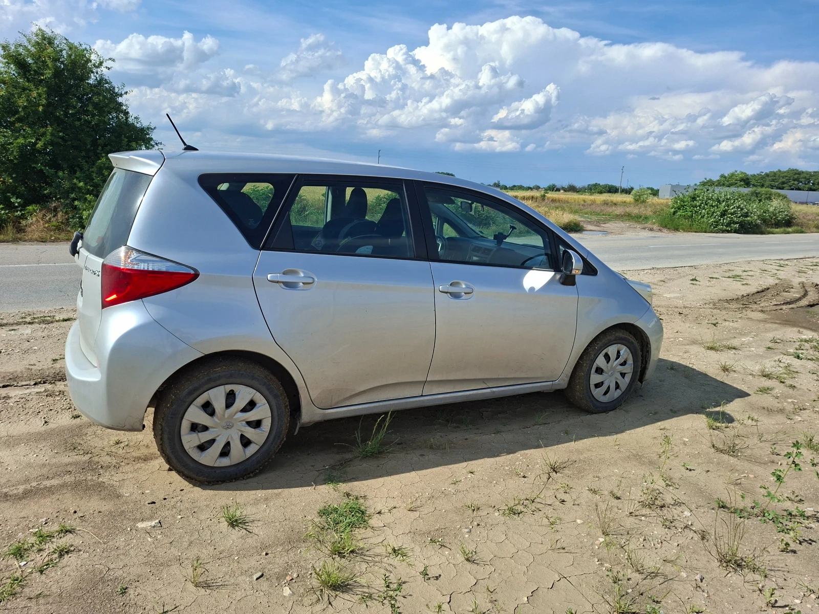 Toyota Verso S, снимка 2 - Автомобили и джипове - 54839556