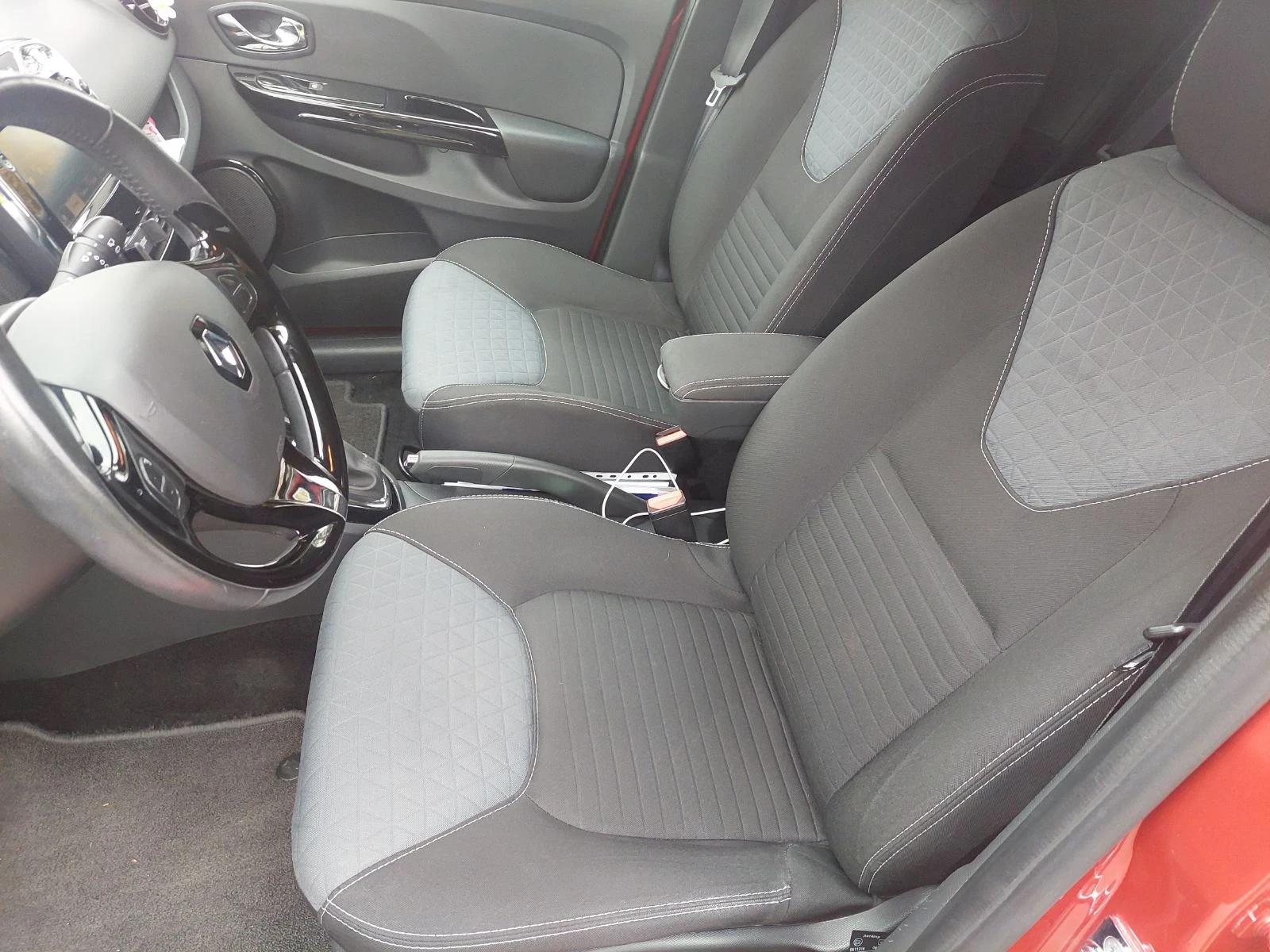 Renault Clio, снимка 5 - Автомобили и джипове - 54990151