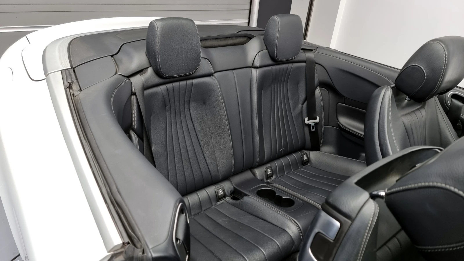 Mercedes-Benz E 220 AMG line/Head up/Подгрев/ОБДУХ/, снимка 5 - Автомобили и джипове - 55081585
