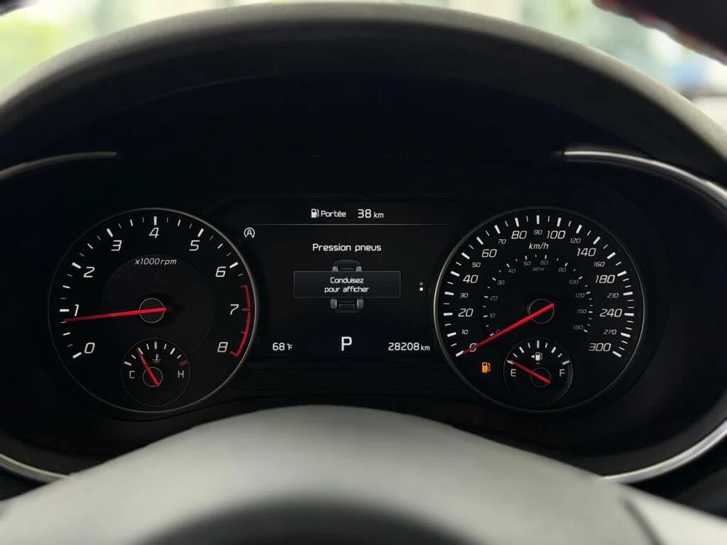 Kia Stinger * GT * KEYLESS * Автокредит * (Цена до България), снимка 11 - Автомобили и джипове - 55587030