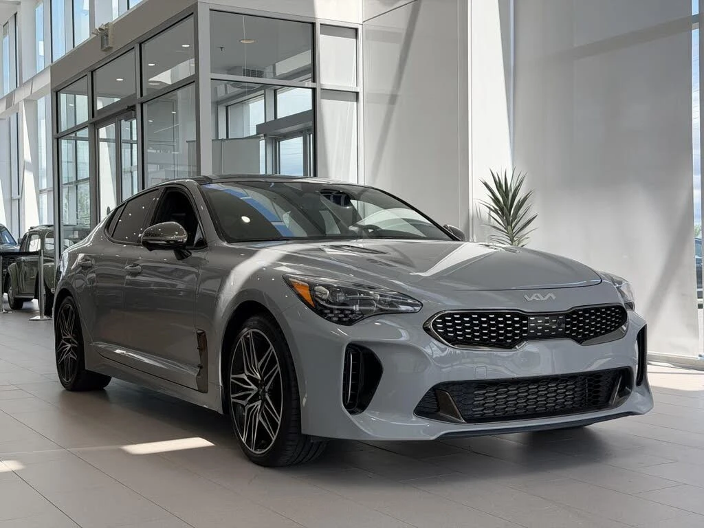 Kia Stinger * GT * KEYLESS * Автокредит * (Цена до България), снимка 2 - Автомобили и джипове - 55587030