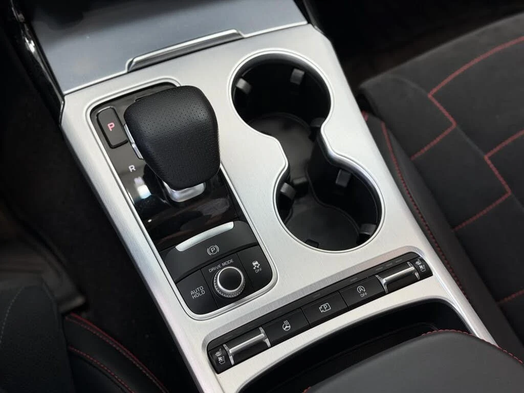 Kia Stinger * GT * KEYLESS * Автокредит * (Цена до България), снимка 14 - Автомобили и джипове - 55587030