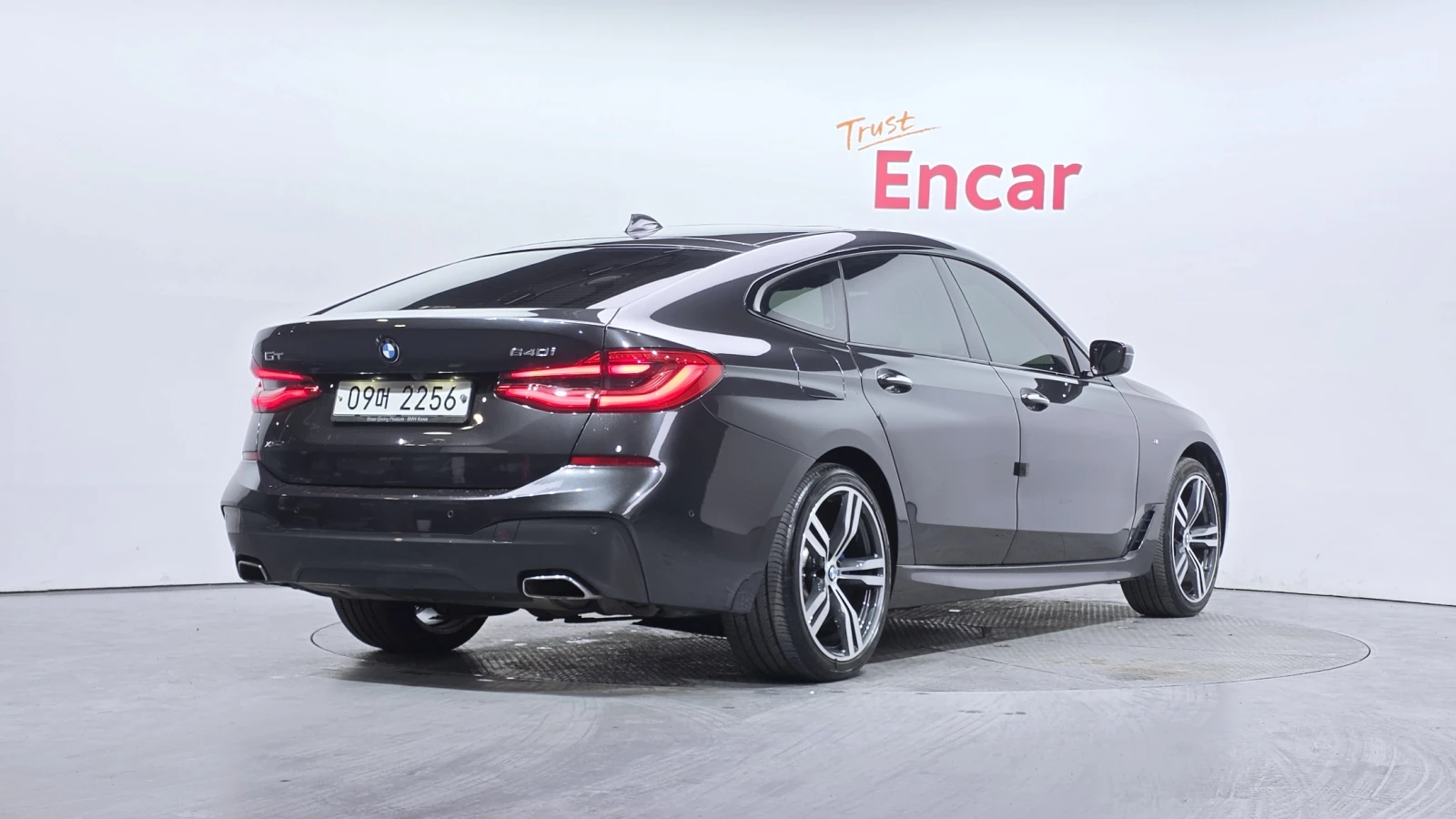BMW 640 360* BLIND SPOT* HUD* SOFT CLOSE* ЛЮК* КРАЙНА ЦЕНА, снимка 2 - Автомобили и джипове - 55593872