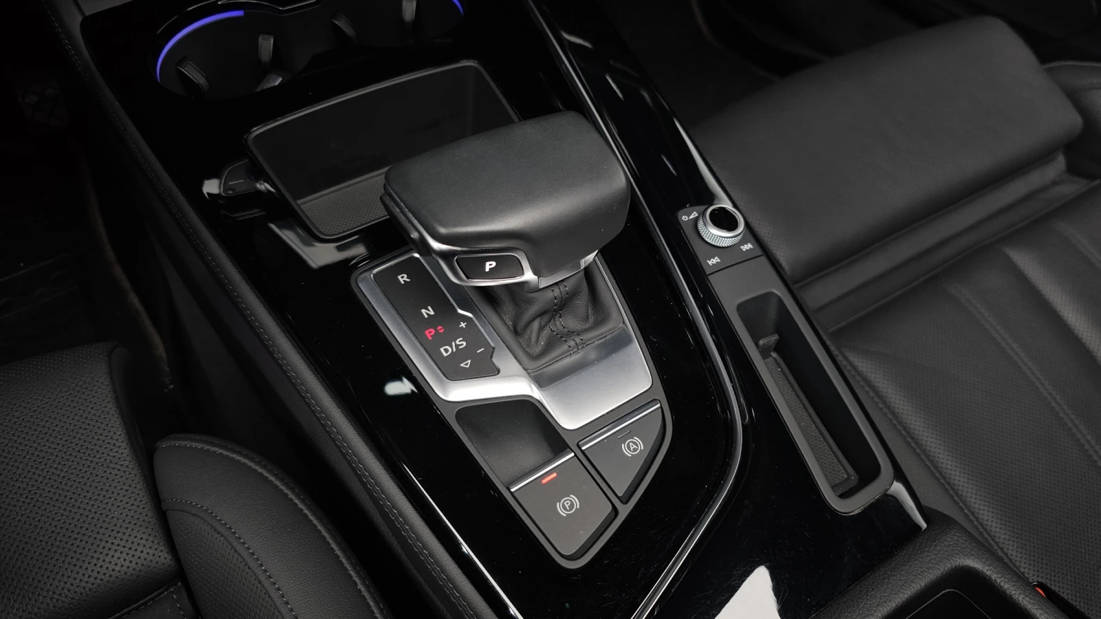 Audi A4 2.0TFSI ' DISTRONIC ' HUD ' ОБДУХ ', снимка 9 - Автомобили и джипове - 55902109