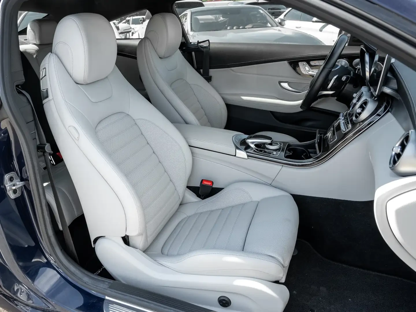 Mercedes-Benz C 43 AMG * AMG * 4MATIC* distronic* подгрев* 360* burmester, снимка 7 - Автомобили и джипове - 55952374