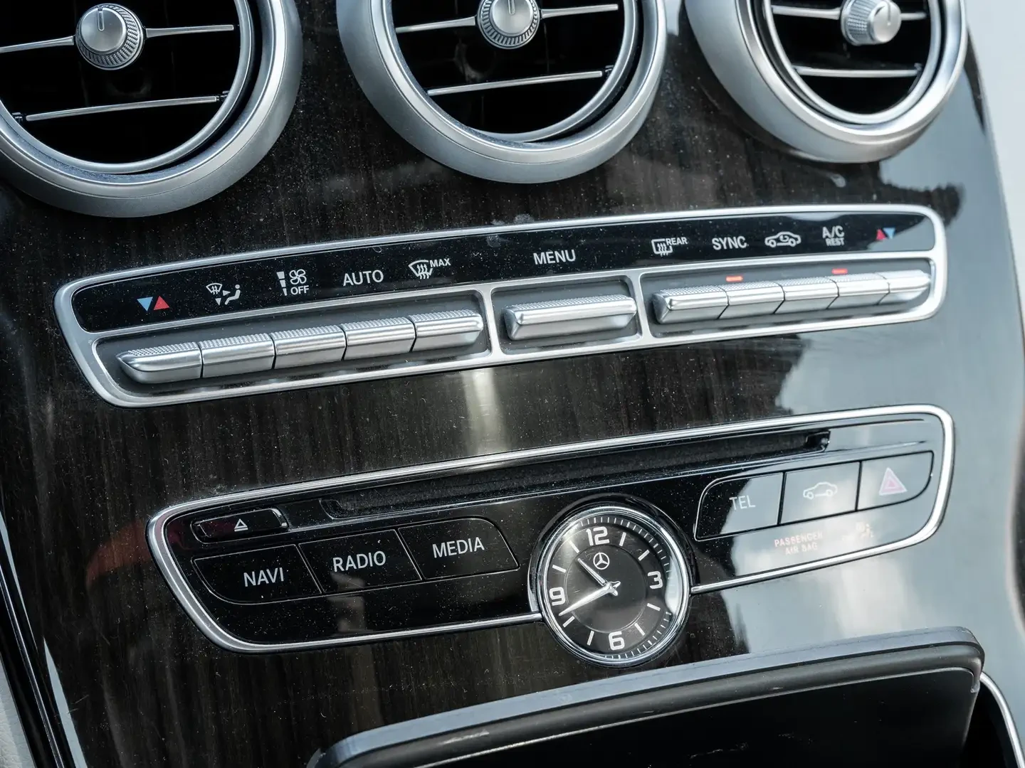 Mercedes-Benz C 43 AMG * AMG * 4MATIC* distronic* подгрев* 360* burmester, снимка 16 - Автомобили и джипове - 55952374