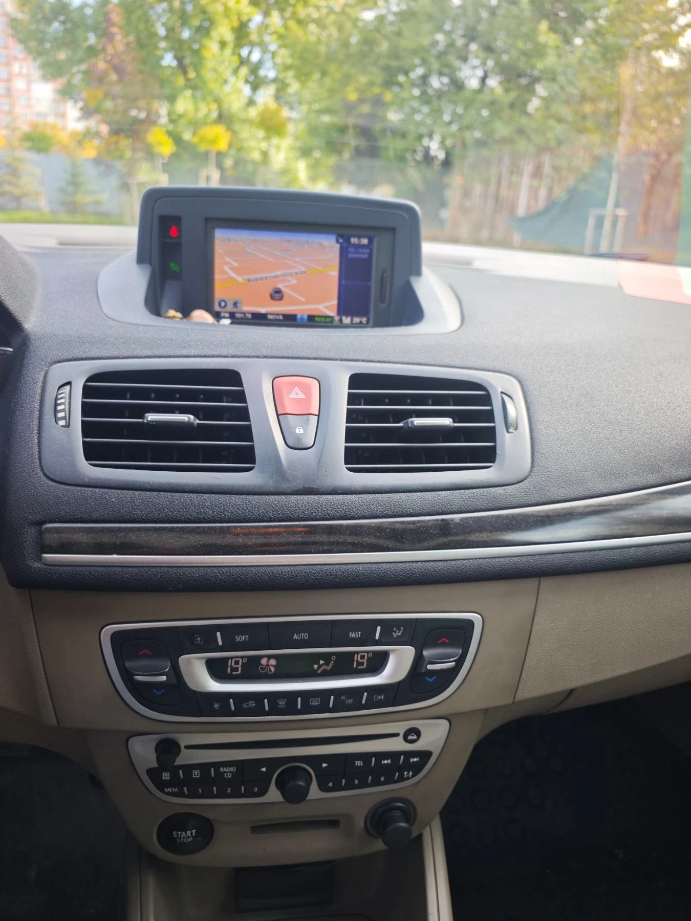 Renault Megane, снимка 9 - Автомобили и джипове - 56599598