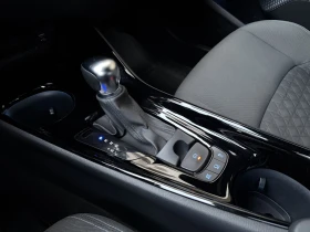 Toyota C-HR 2.0 Hybrid e-CVT Club Bi-tone Facelift- в Гaранция, снимка 13