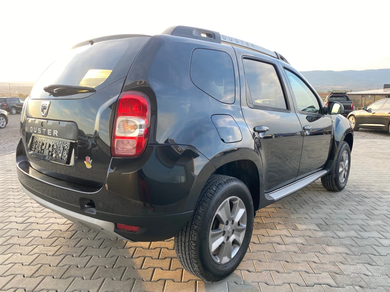 Dacia Duster 1.6i+ GAZ Перфектно състояние, снимка 5 - Автомобили и джипове - 47710451