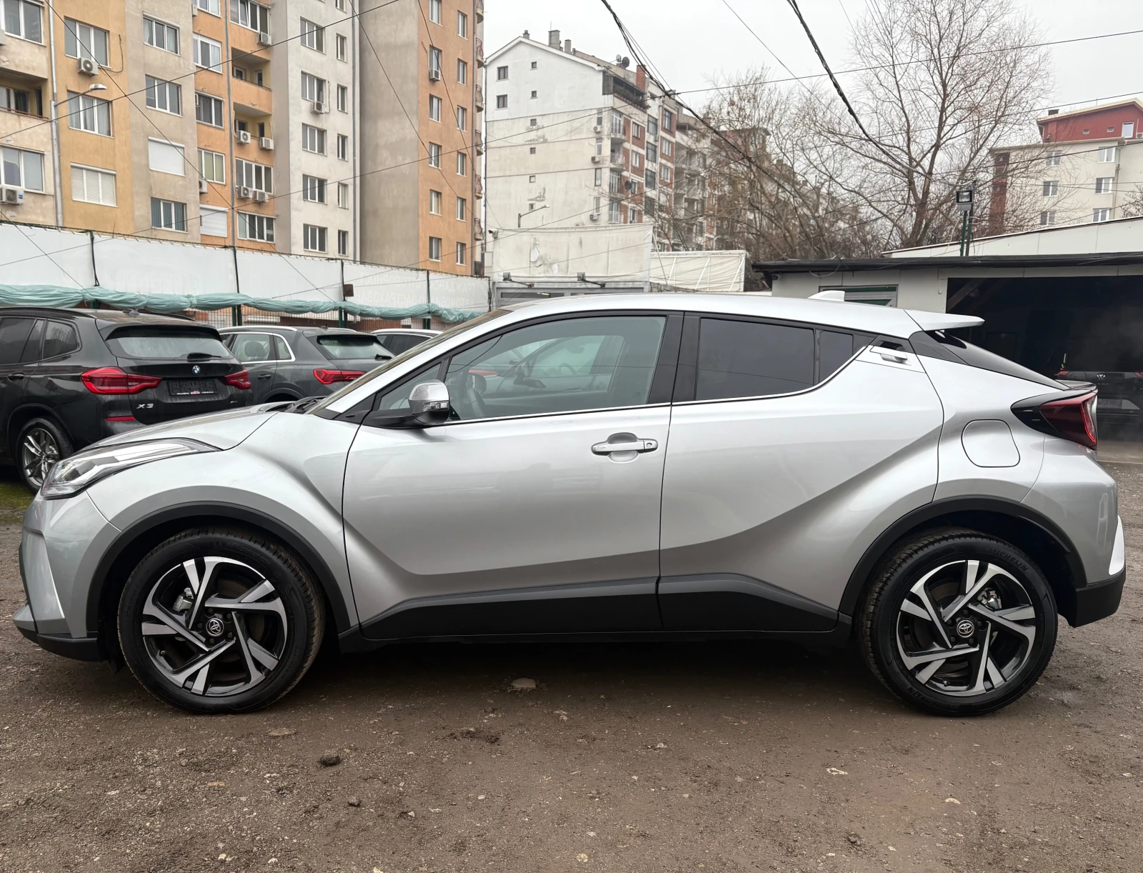 Toyota C-HR 1.8-HYBRID= 4460KM= ЧИСТО НОВА КОЛА= ТОП=  - изображение 2