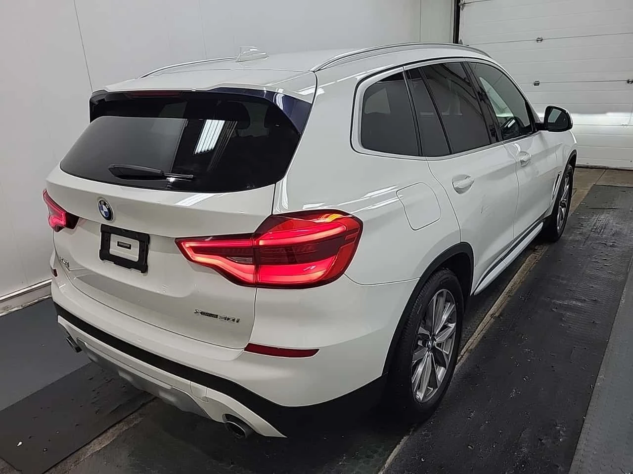 BMW X3  | XDRIVE30I | Blind Spot | CARFAX - изображение 3