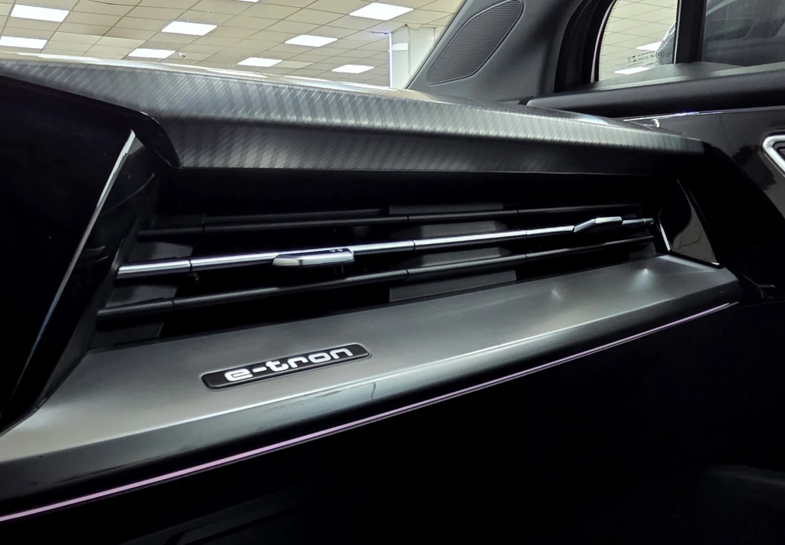 Audi Q4 82KWh/Matrix/12.2022/В ГАРАНЦИЯ, снимка 16 - Автомобили и джипове - 53739444