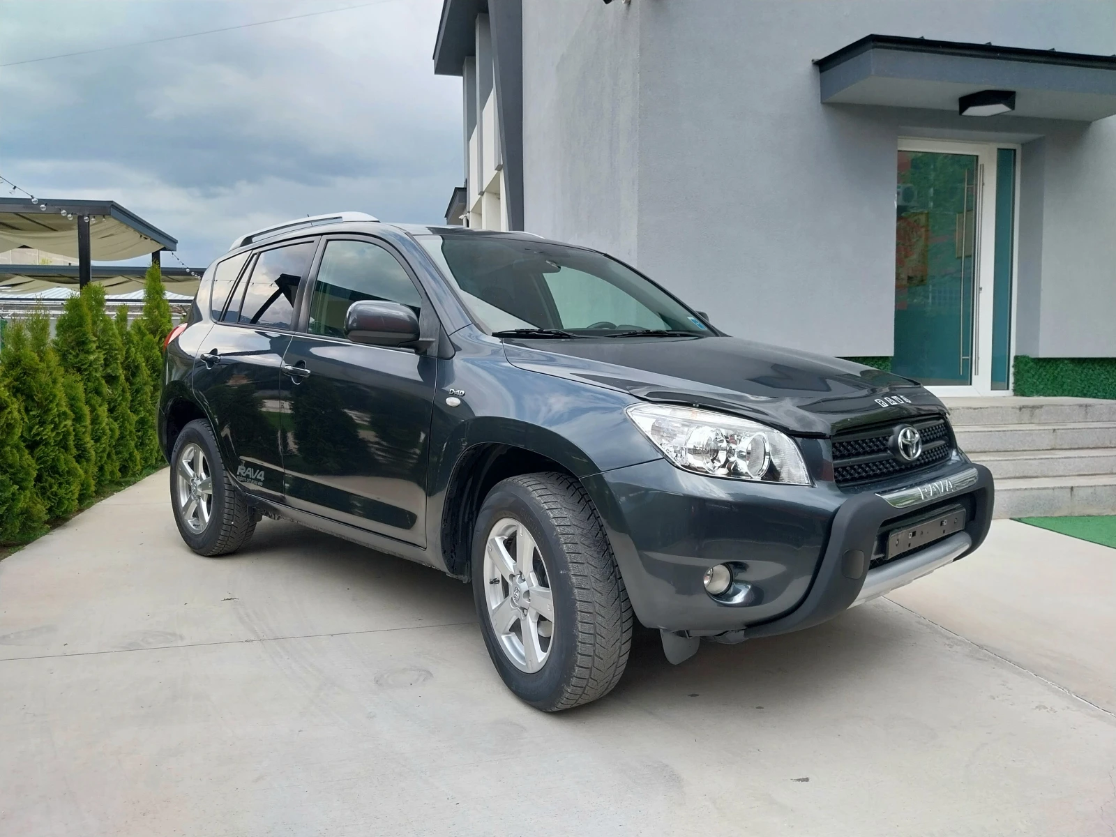 Toyota Rav4 2.2 D4D 136ks/Navi/LUXURY, снимка 6 - Автомобили и джипове - 54259041