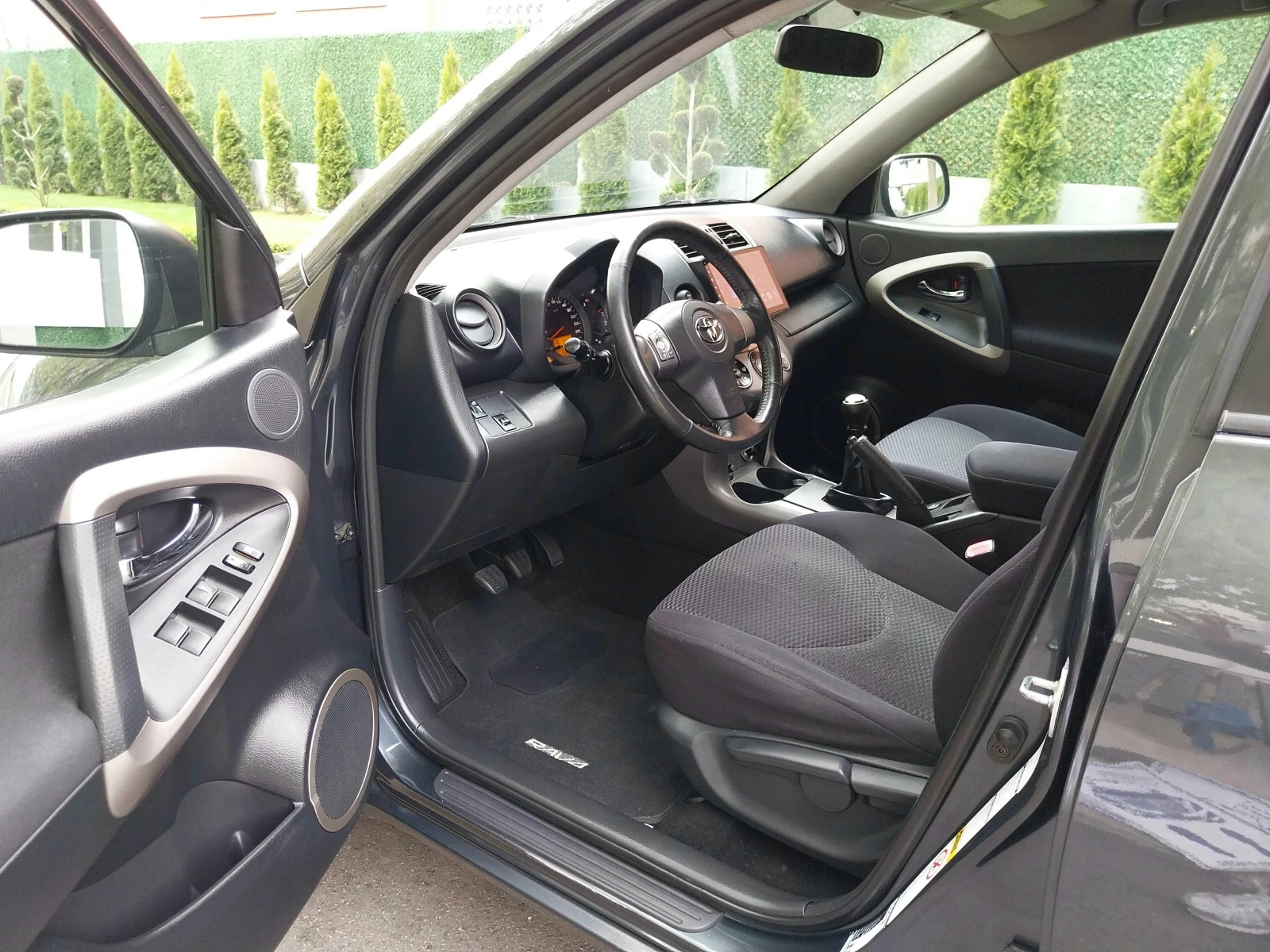 Toyota Rav4 2.2 D4D 136ks/Navi/LUXURY, снимка 11 - Автомобили и джипове - 54259041