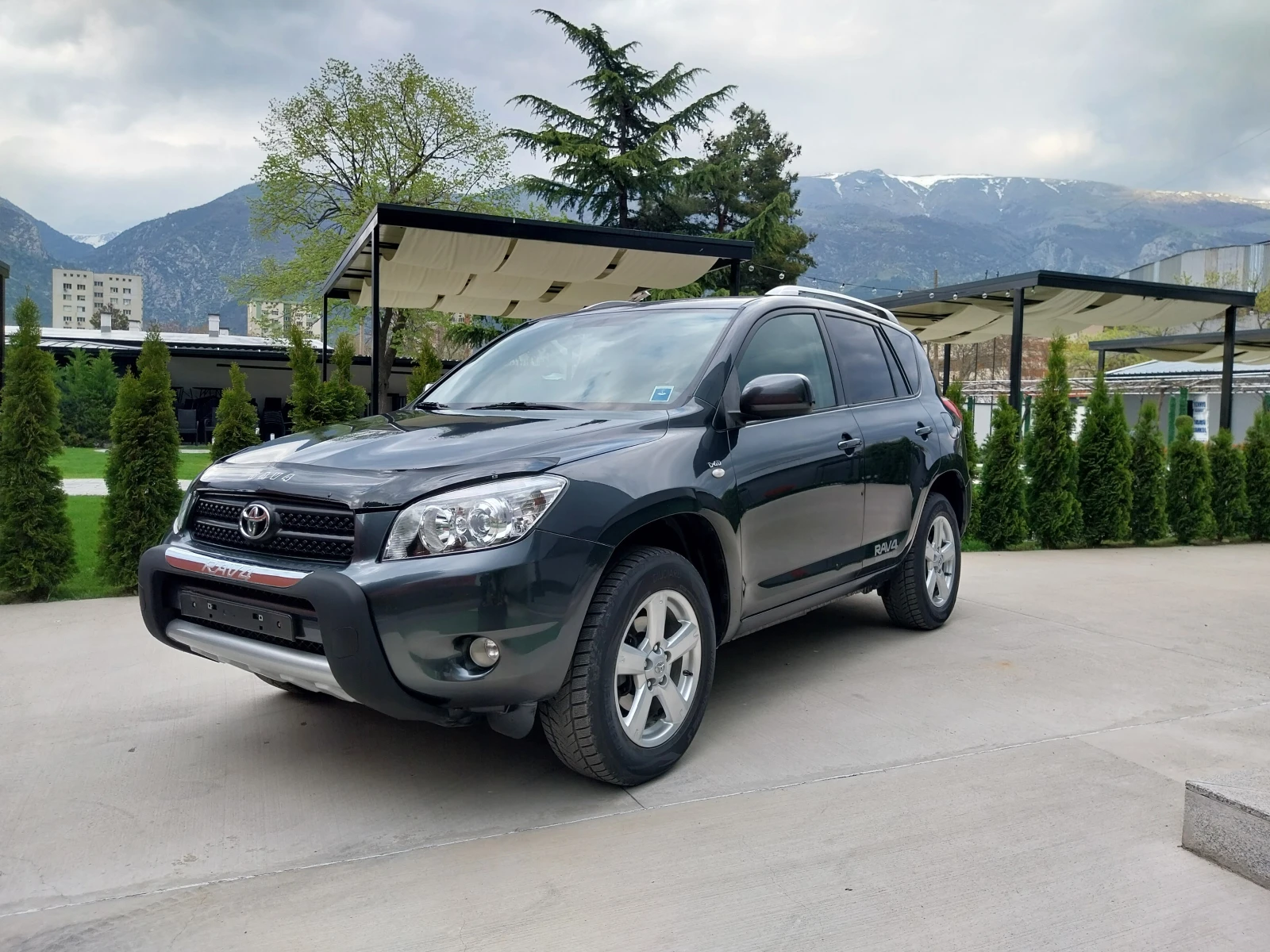 Toyota Rav4 2.2 D4D 136ks/Navi/LUXURY, снимка 3 - Автомобили и джипове - 54259041