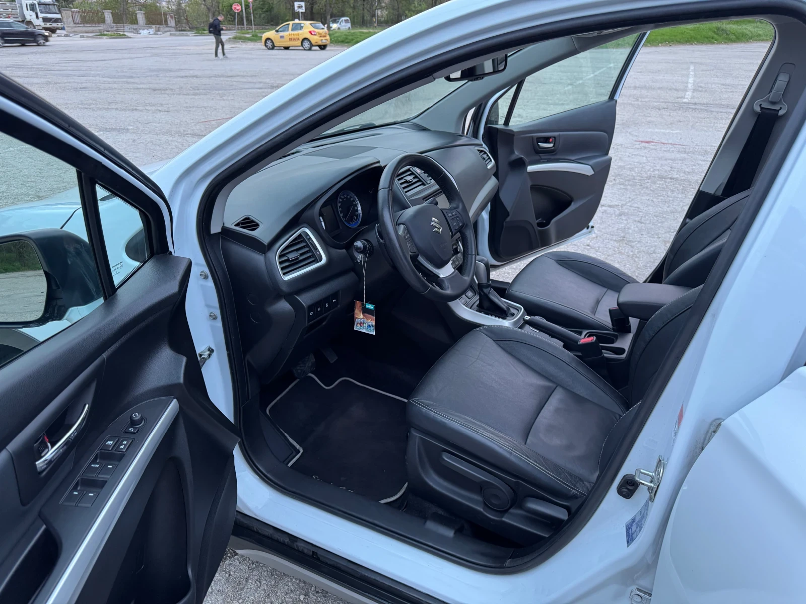 Suzuki SX4 S-Cross 1.6i Sergio Cellano 4x4 ��������� | Mobile.bg � ����������� 11