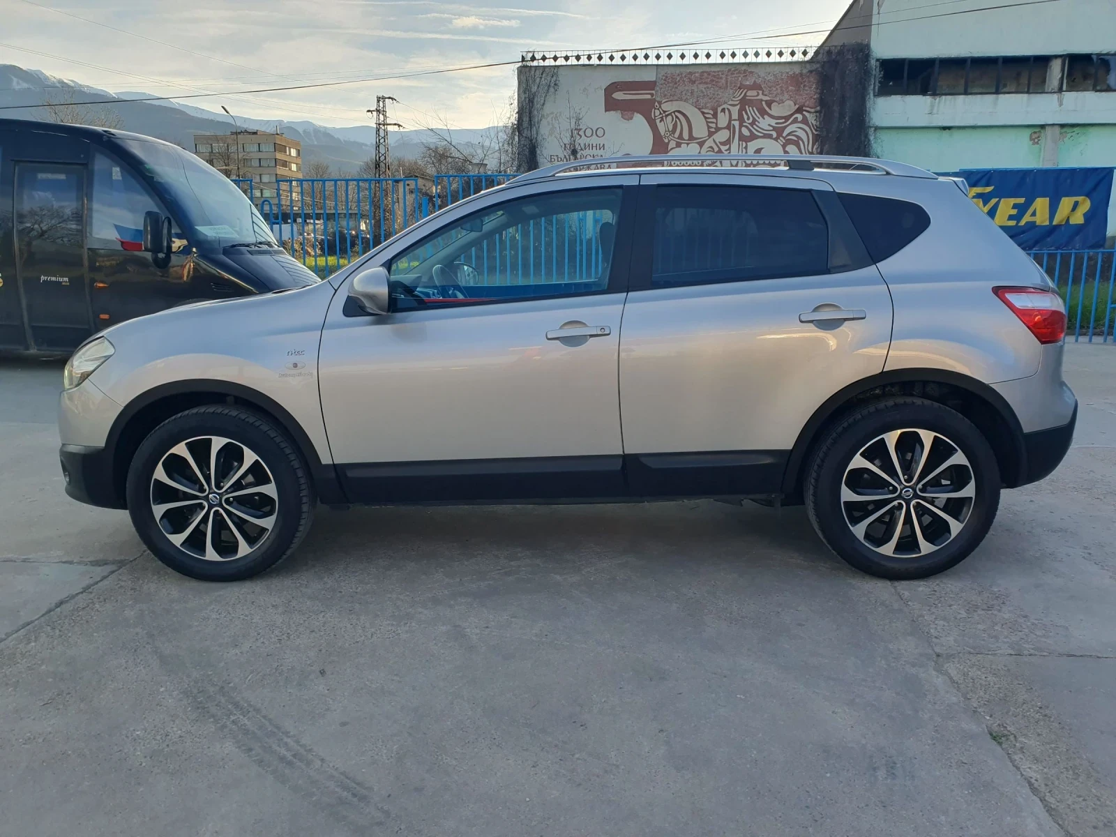 Nissan Qashqai 2.0 4х4 Панорама , снимка 5 - Автомобили и джипове - 54404443