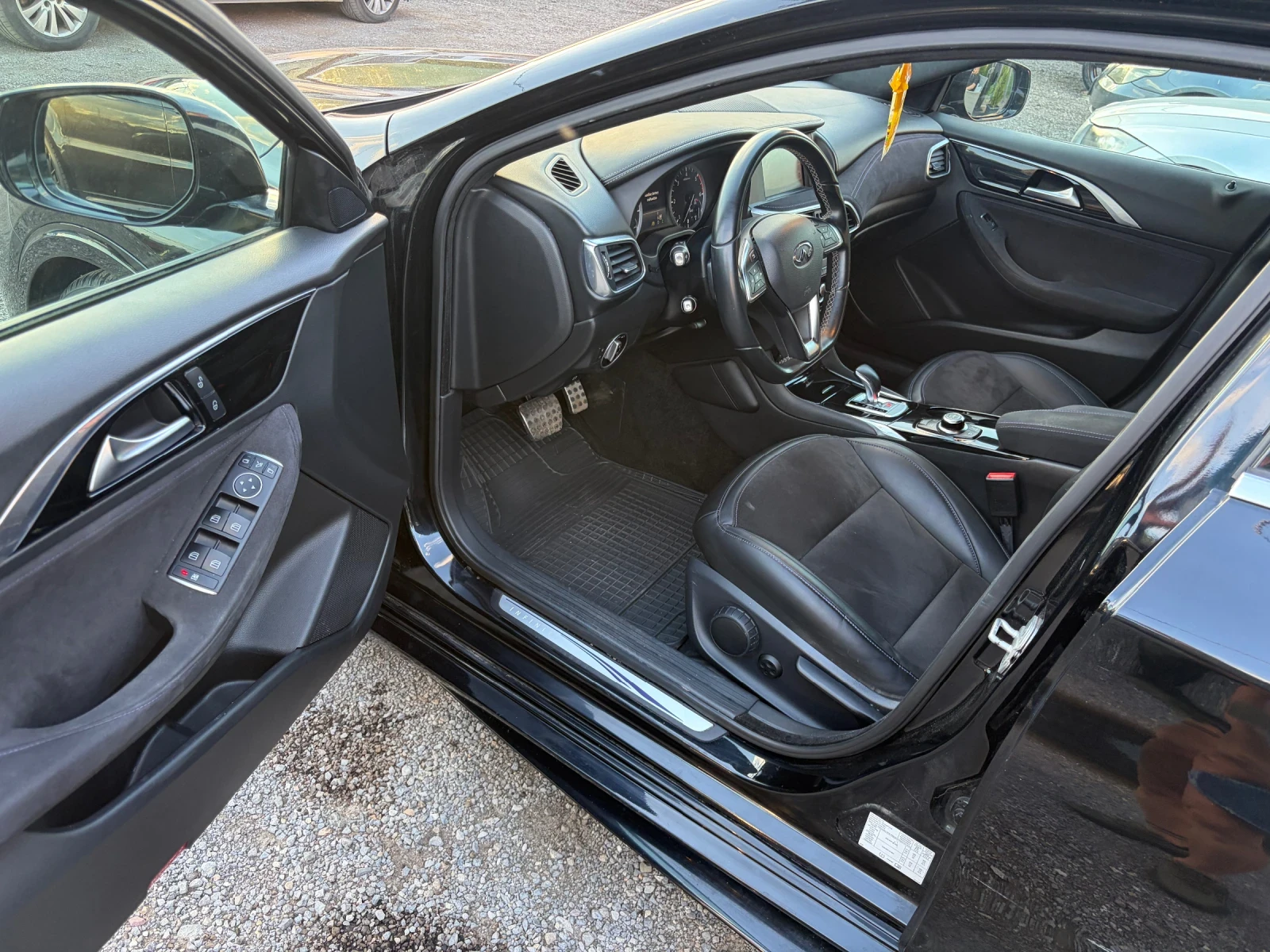 Infiniti Q30 S, снимка 8 - Автомобили и джипове - 54918480