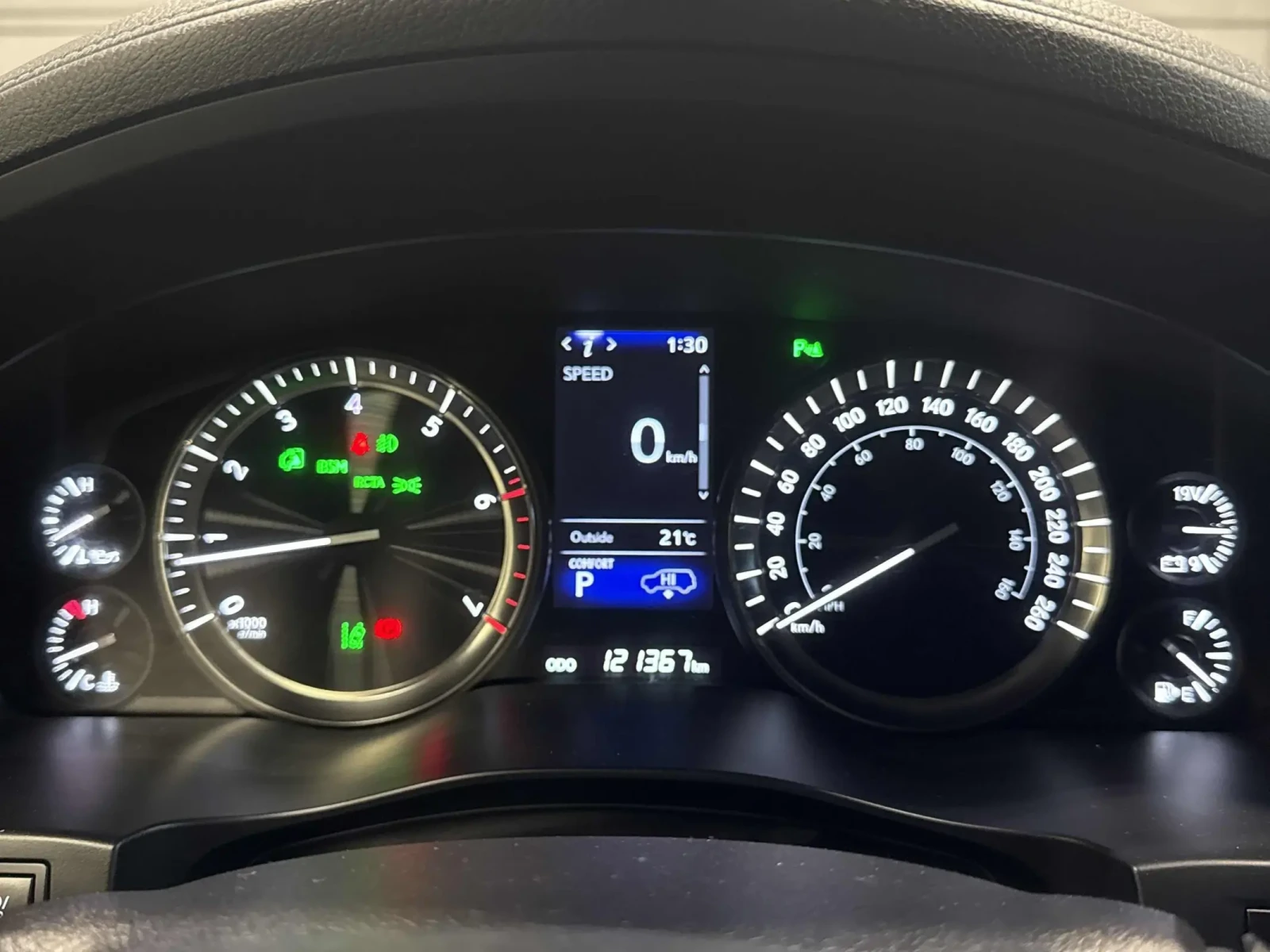 Lexus LX 570 5.7L V8* Богато оборудвана* Обслужена!!, снимка 11 - Автомобили и джипове - 55032588
