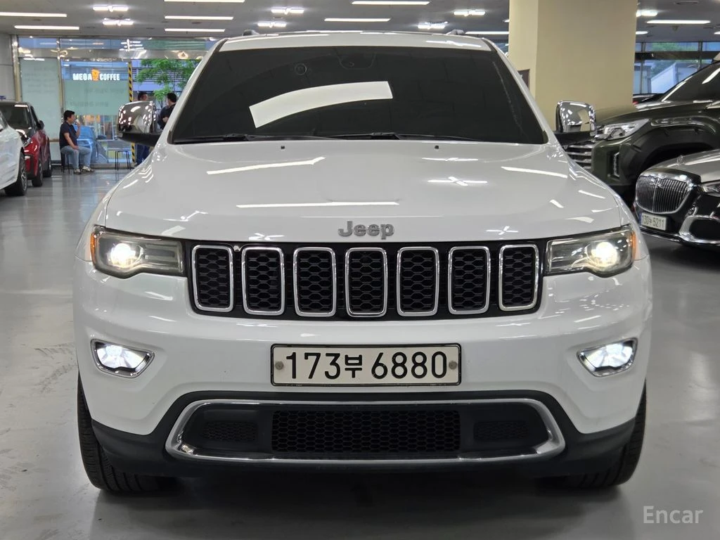 Jeep Grand cherokee 3.6* V6* 8ZF* ПОДГРЕВ* ОБДУХВАНЕ* МЪРТВА* ТОЧКА* К, снимка 3 - Автомобили и джипове - 55099910