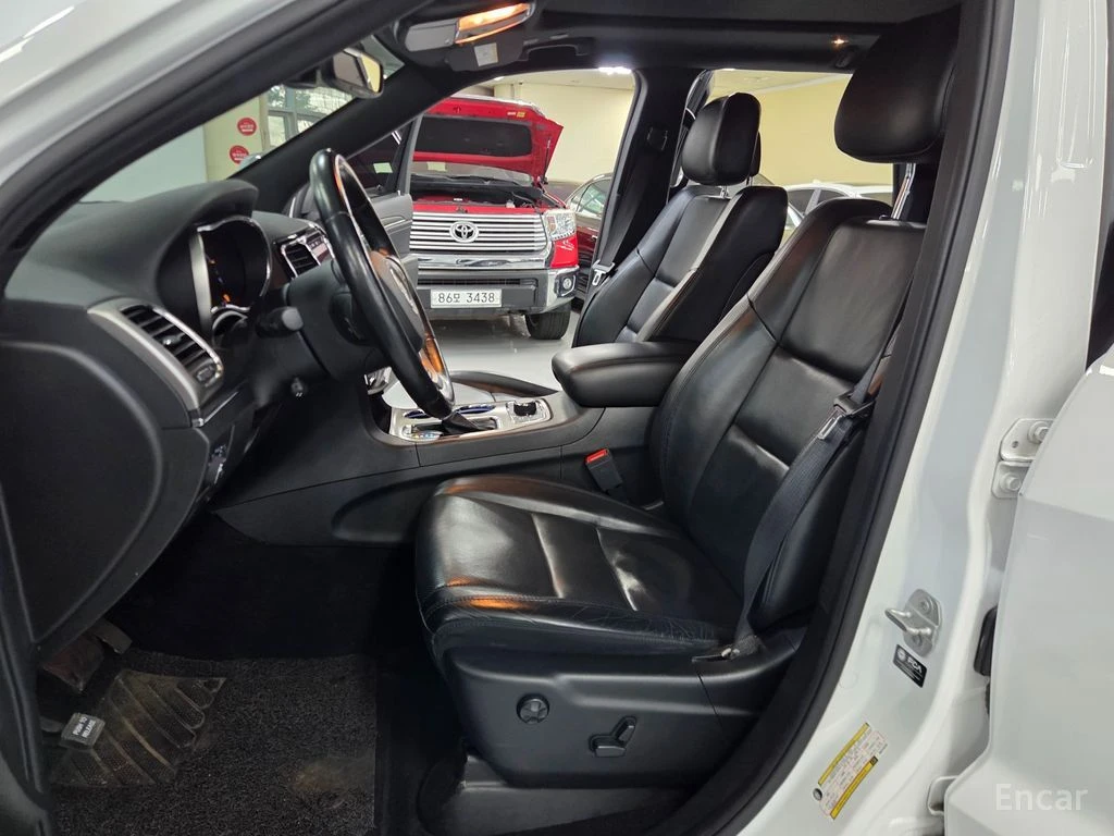 Jeep Grand cherokee 3.6* V6* 8ZF* ПОДГРЕВ* ОБДУХВАНЕ* МЪРТВА* ТОЧКА* К, снимка 12 - Автомобили и джипове - 55099910