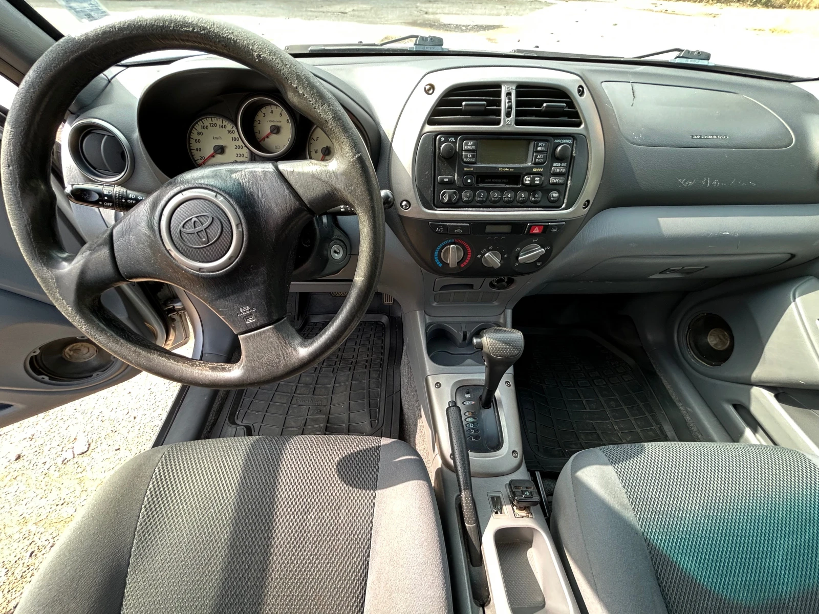 Toyota Rav4 2.0i 16V (150 Hp) 4WD, снимка 12 - Автомобили и джипове - 55612768